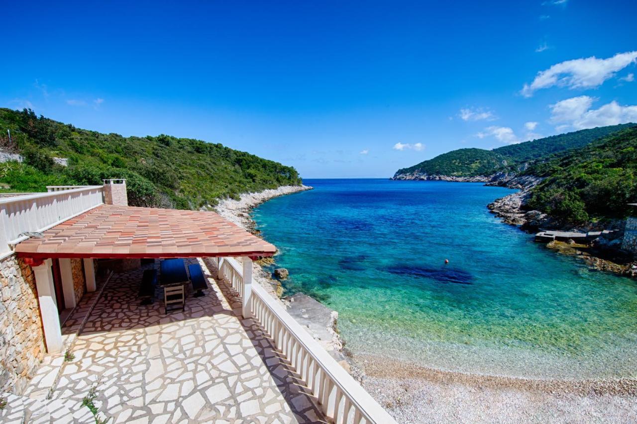 Villa Silente Okljucna Екстериор снимка